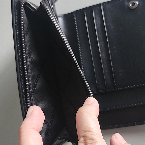 Michael Kors Neon Yellow Wallet - Picture 5 of 8